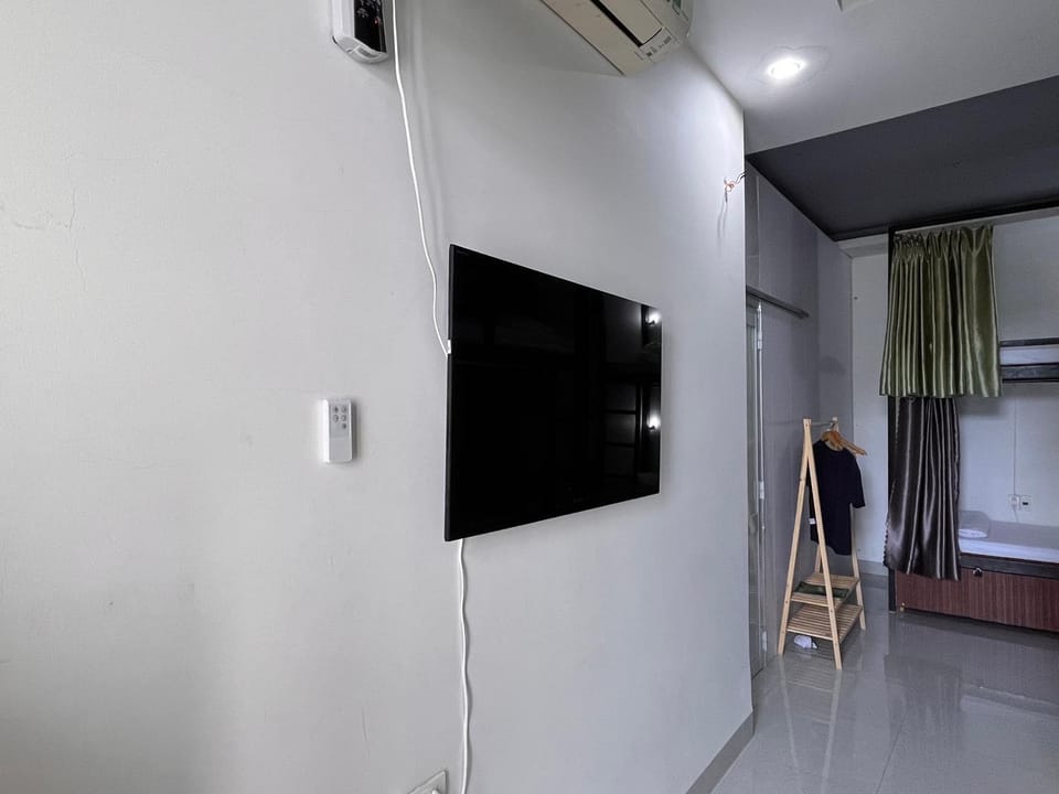 TV and multimedia, air conditioner