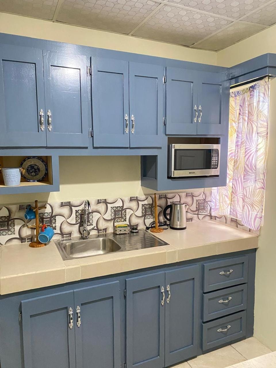 Kitchen or kitchenette, Internal: Not applicable to any particular room