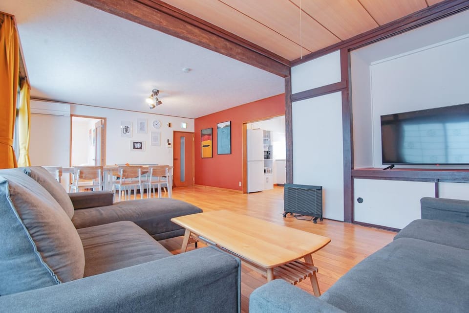 South Furano House -15 mins drive to ski field- House in Furano