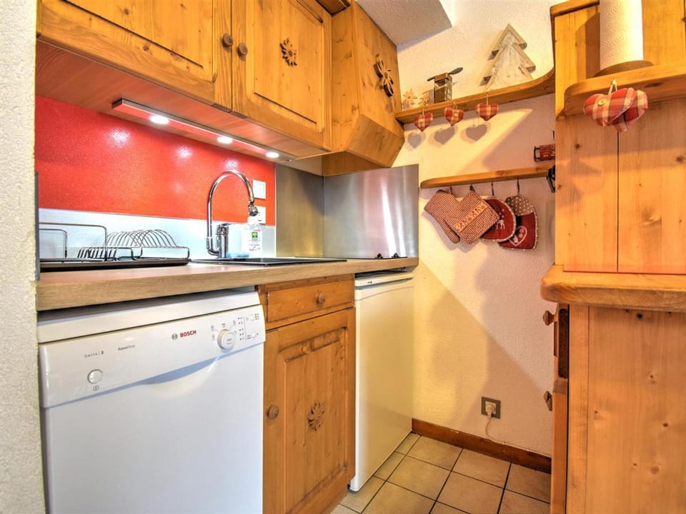 Morzine: Apt 2 Pièces, Mezzanine, 4 Pers, WiFi, Parking - FR-1-524-132 Apartment in Morzine