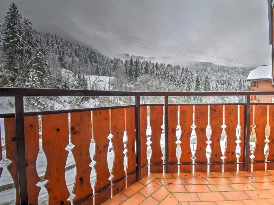 Morzine: Apt 2 Pièces, Mezzanine, 4 Pers, WiFi, Parking - FR-1-524-132 Apartment in Morzine