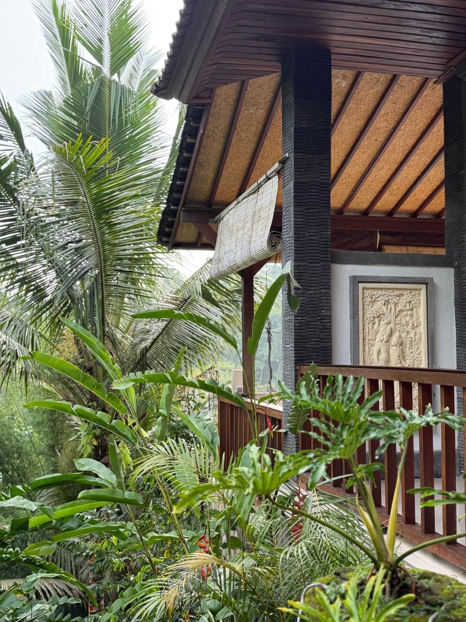 Widi's House with Ubud Jungle Lush View Apartment in Ubud
