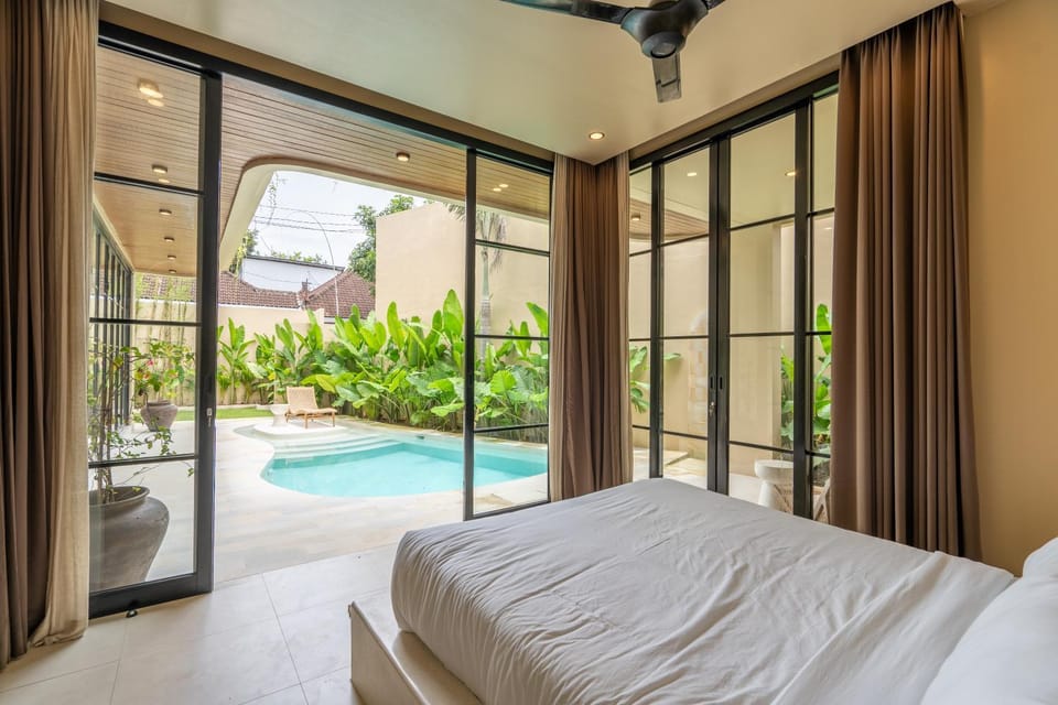 Bedroom, Pool view, Swimming pool