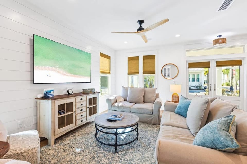 Coastal Corner by Stay on 30A- Pool, Bikes House in Rosemary Beach