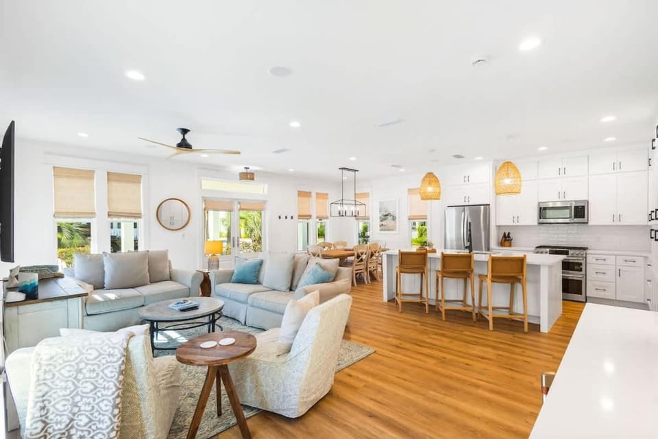 Coastal Corner by Stay on 30A- Pool, Bikes House in Rosemary Beach