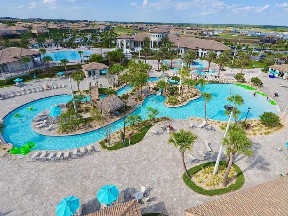 Luxury 7 Bedroom 5 bath pool Home 208 House in Four Corners