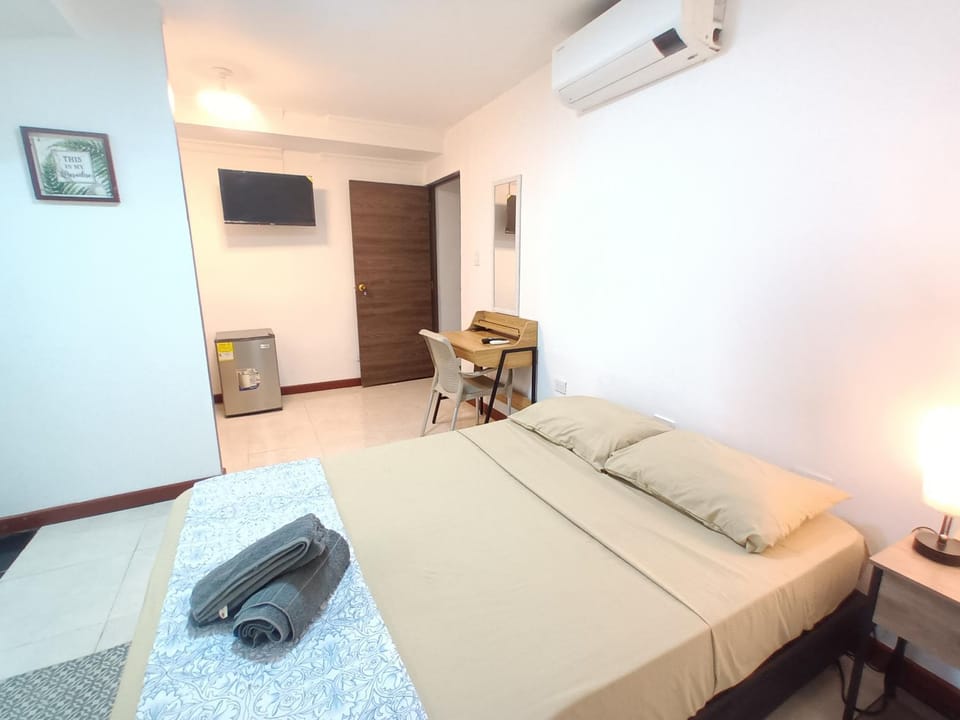 TV and multimedia, Photo of the whole room, air conditioner