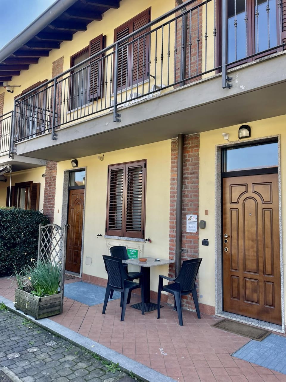 Property building, Patio, Day