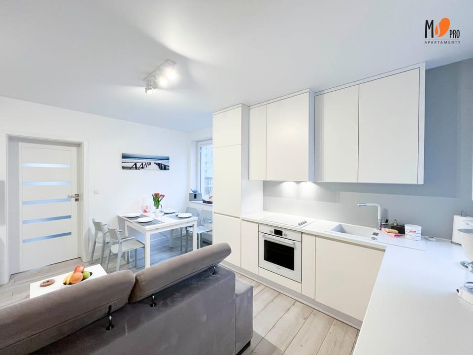 Kitchen or kitchenette, oven, stove