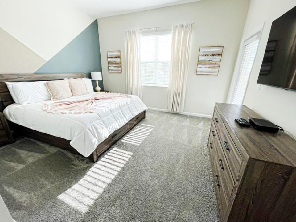 Luxury 2bd 2 bath Condo Home 232 Apartment in Davenport
