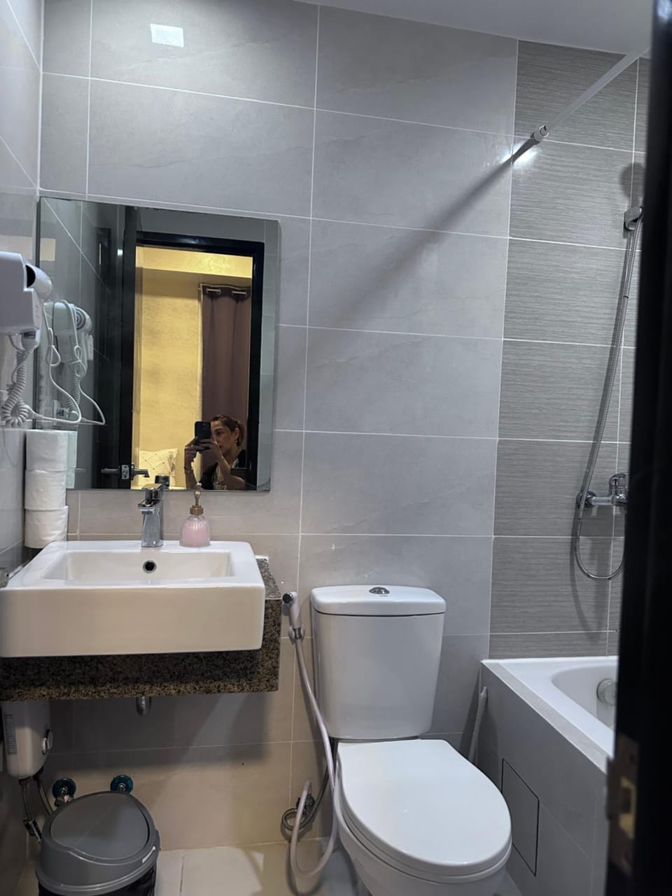 C1 -8NB with pool Mactan Newtown Center of Lapu lapu cebu phillippines 15mins from airport Apartment in Lapu-Lapu City