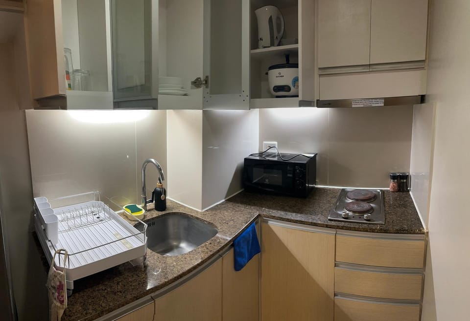 C1 -8NB with pool Mactan Newtown Center of Lapu lapu cebu phillippines 15mins from airport Apartment in Lapu-Lapu City