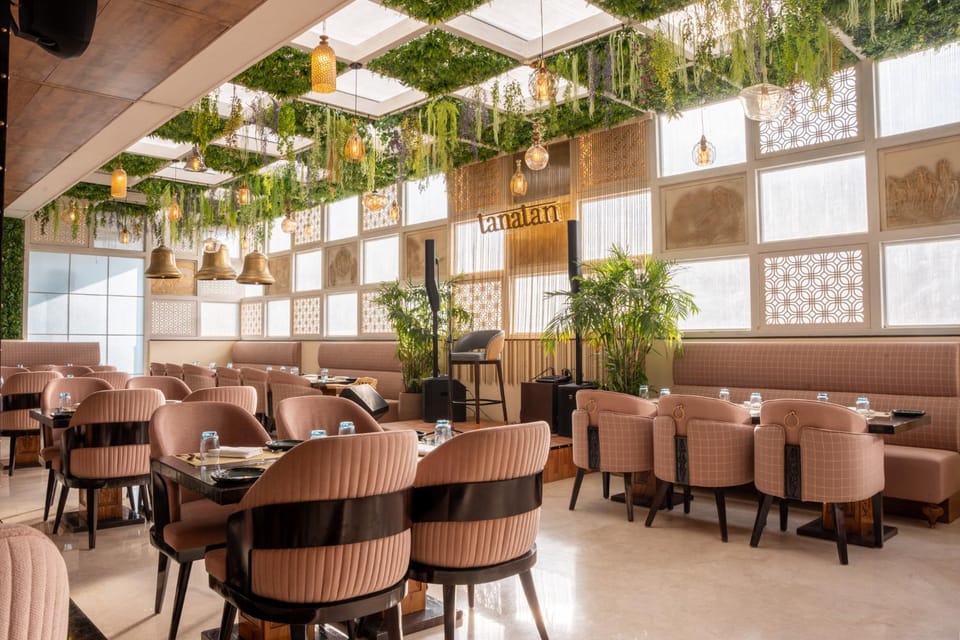Restaurant/places to eat, Banquet/Function facilities
