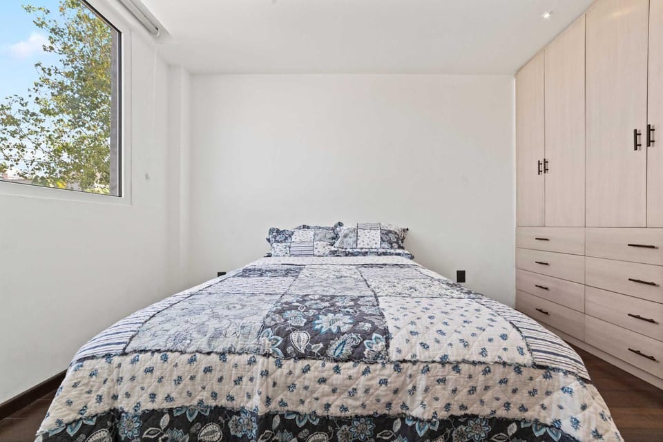 Bed, Photo of the whole room, Bedroom, wardrobe