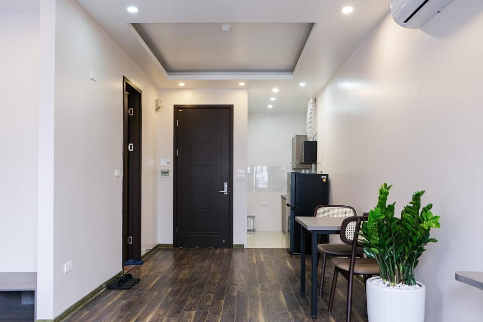Kitchen or kitchenette, Seating area, Dining area