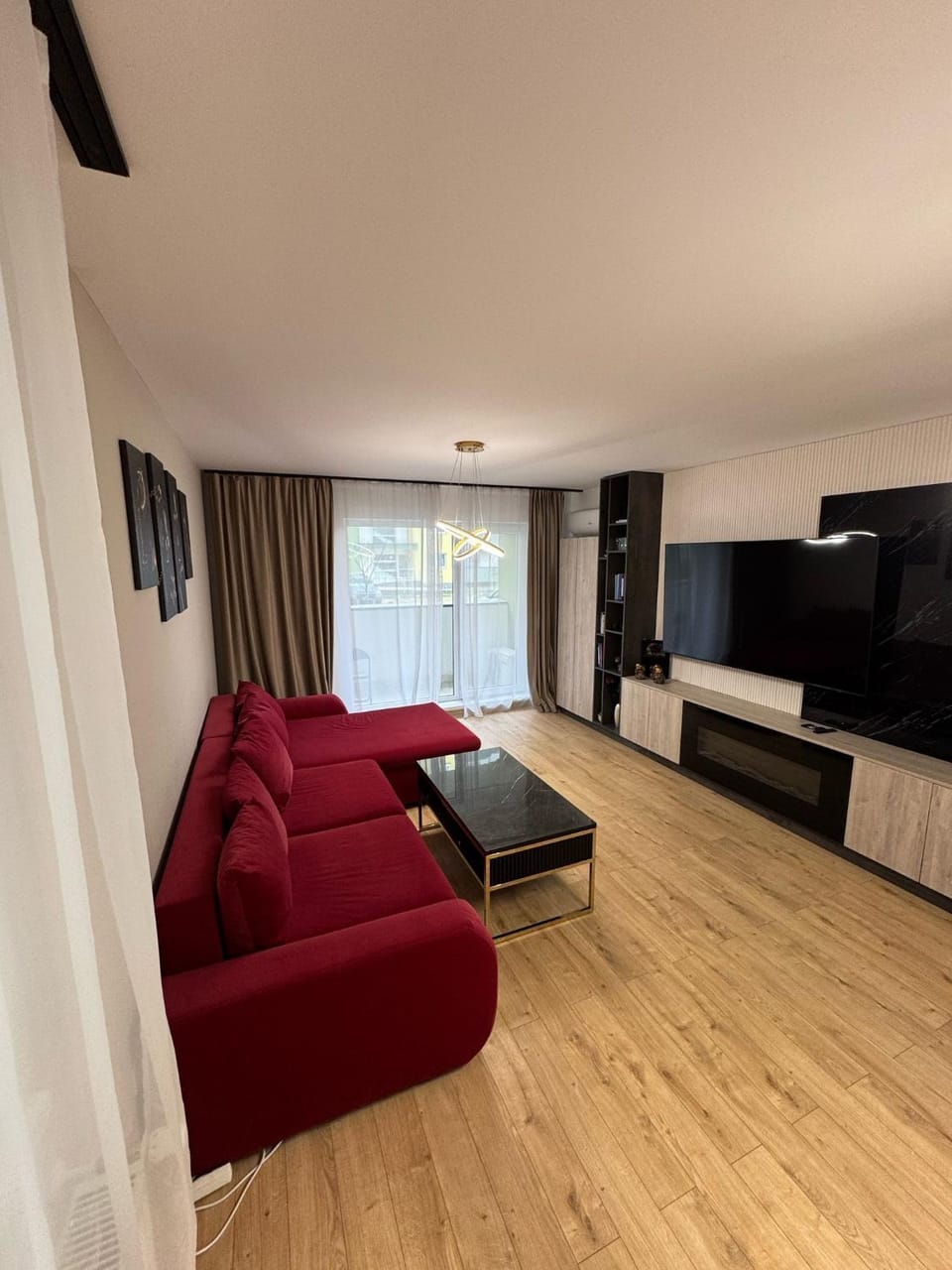 Communal lounge/ TV room, Bed, TV and multimedia, Living room, Seating area, Evening entertainment, Bedroom