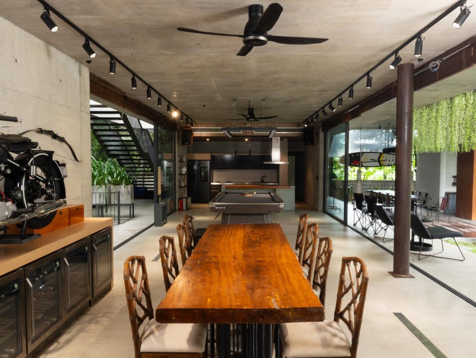 Living room, Seating area