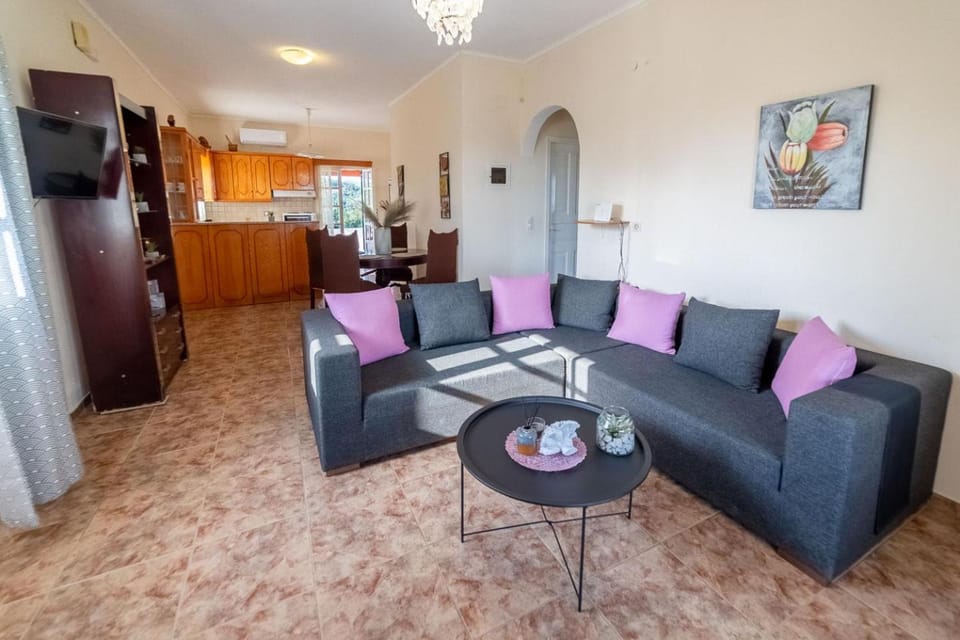 TV and multimedia, Kitchen or kitchenette, Living room, Seating area, Dining area, Sea view, Sea view, internet, internet, oven, pet friendly