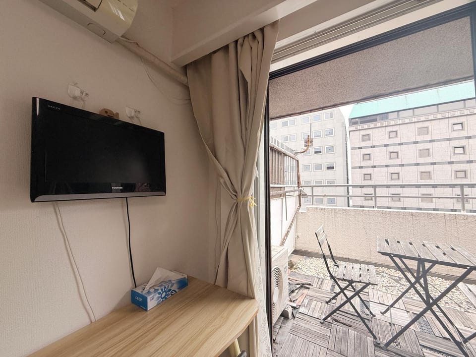 Shinjuku Center新宿中心! !Shinjuku Kabukicho! 3min walk! JR 新宿!地铁站步行3分 !新宿歌舞伎!阳光的超大阳台 俯瞰明大街街景!著名连锁大型公寓!一层24小时保安常驻6X5 Apartment in Shinjuku