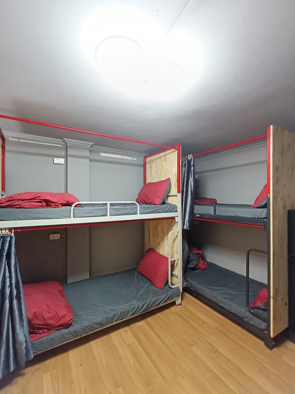 Viet Vintage Hostel n Pub - Soft mattress - Free beer on Wed,Thu,Fri,Sat Hostel in Hanoi