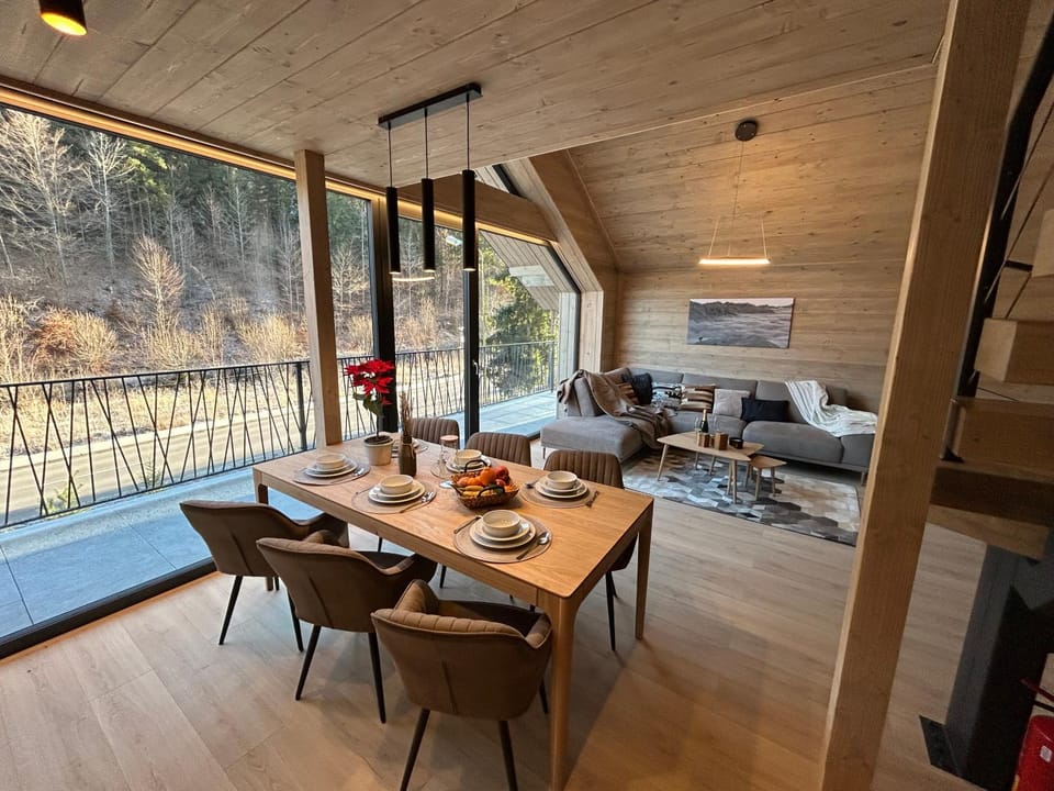View (from property/room), Balcony/Terrace, Living room, Dining area