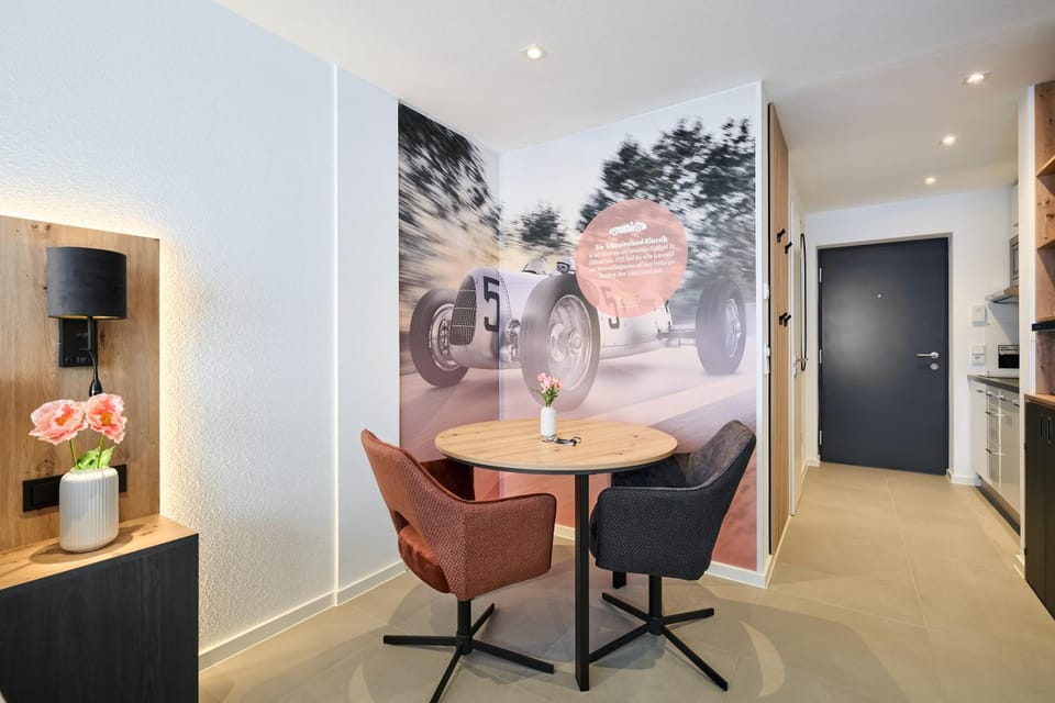 Seating area, Dining area