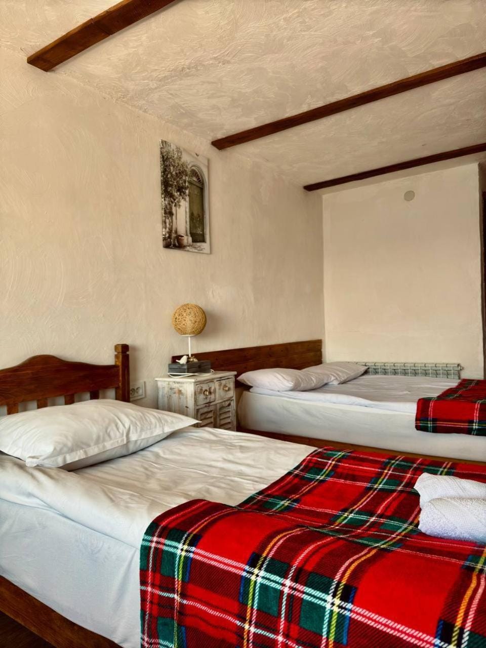Bed, Bedroom, towels