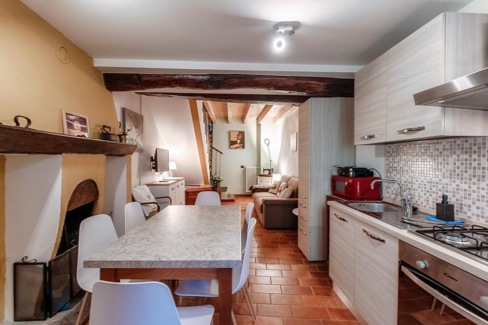 Dining area, kitchen