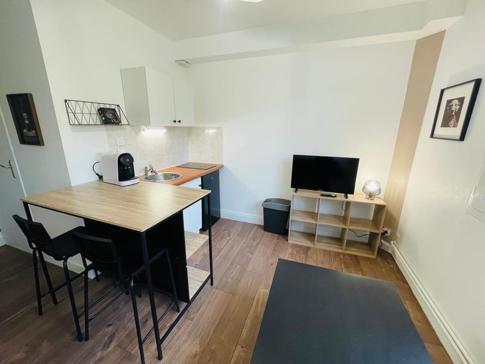 TV and multimedia, Kitchen or kitchenette, Dining area