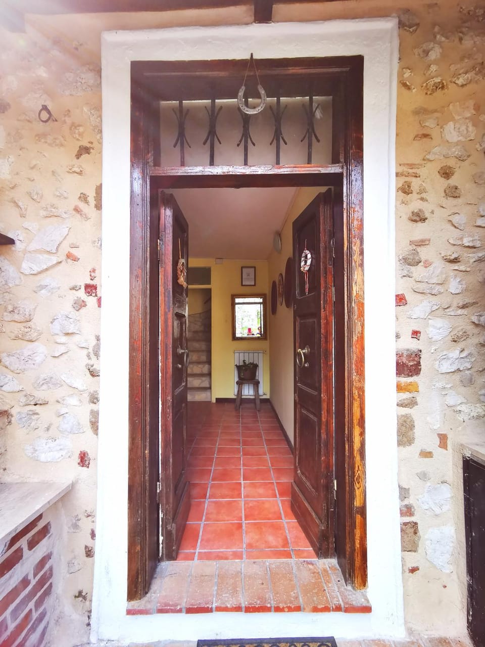 Facade/entrance, Balcony/Terrace