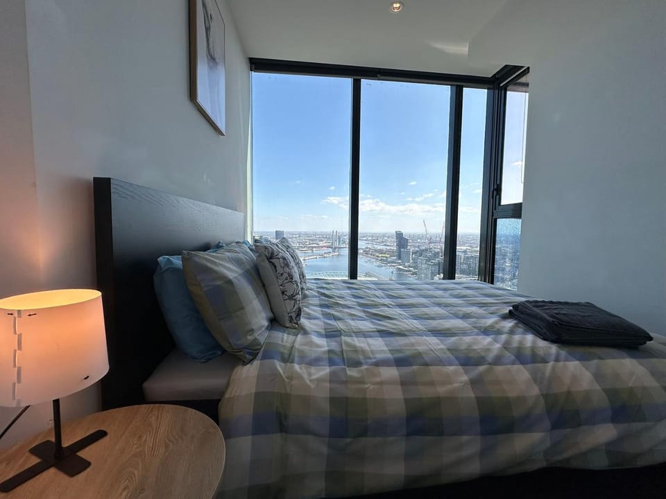Bed, Photo of the whole room, Bedroom, City view