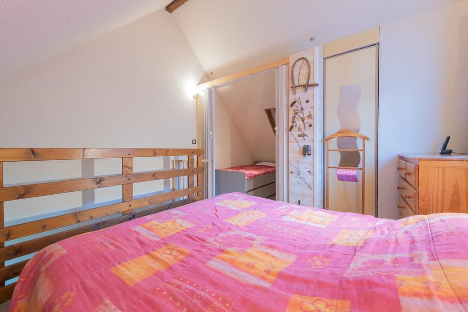Property building, Living room, Bedroom