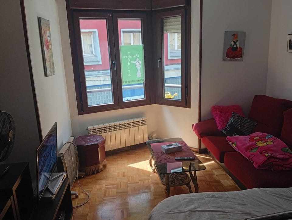 Gascona con Deli Vacation rental in Oviedo