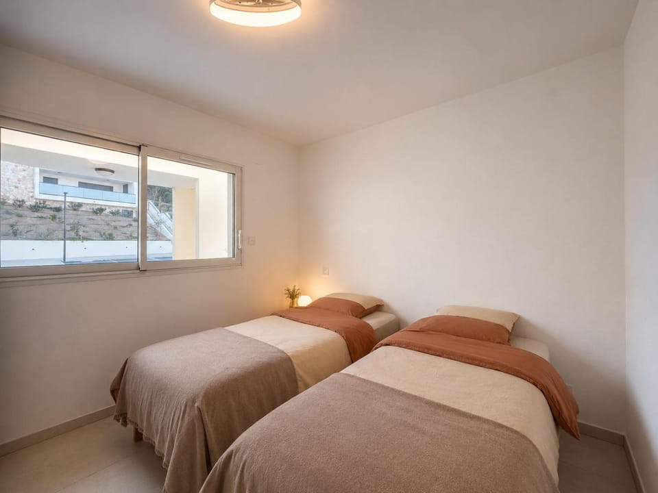 Charmant T3 dans une résidence neuve avec piscine Apartment in Calvi