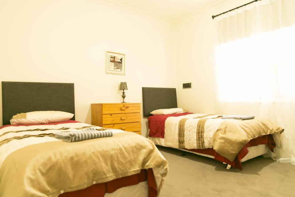 Bed, Bathroom