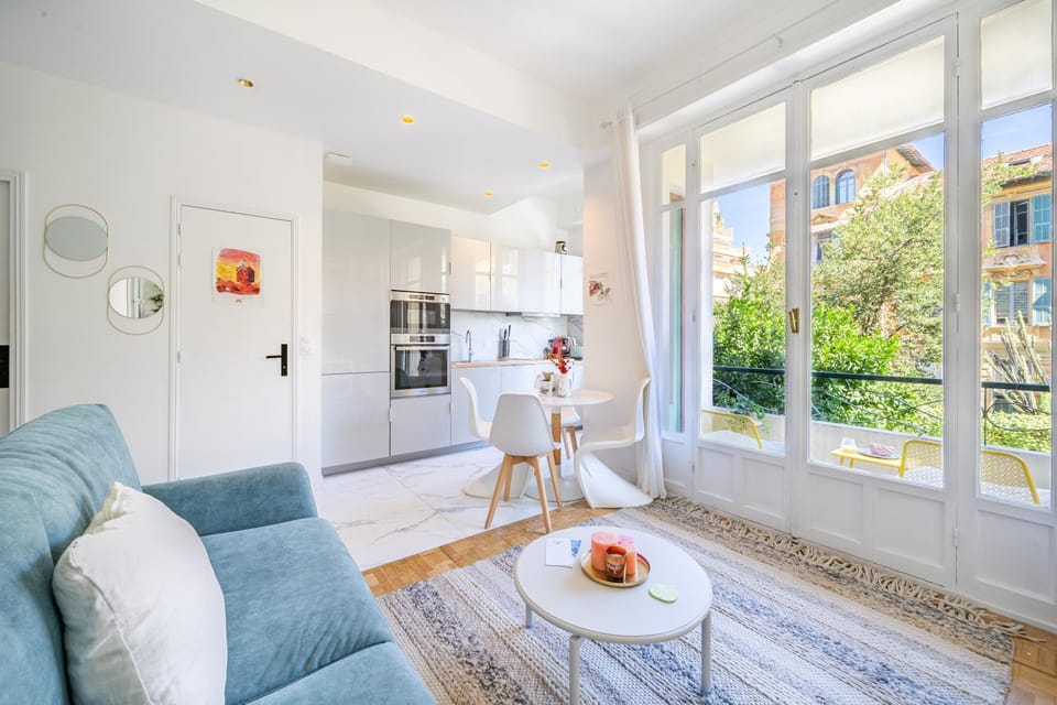 Kitchen or kitchenette, Living room, Seating area, dishwasher, oven