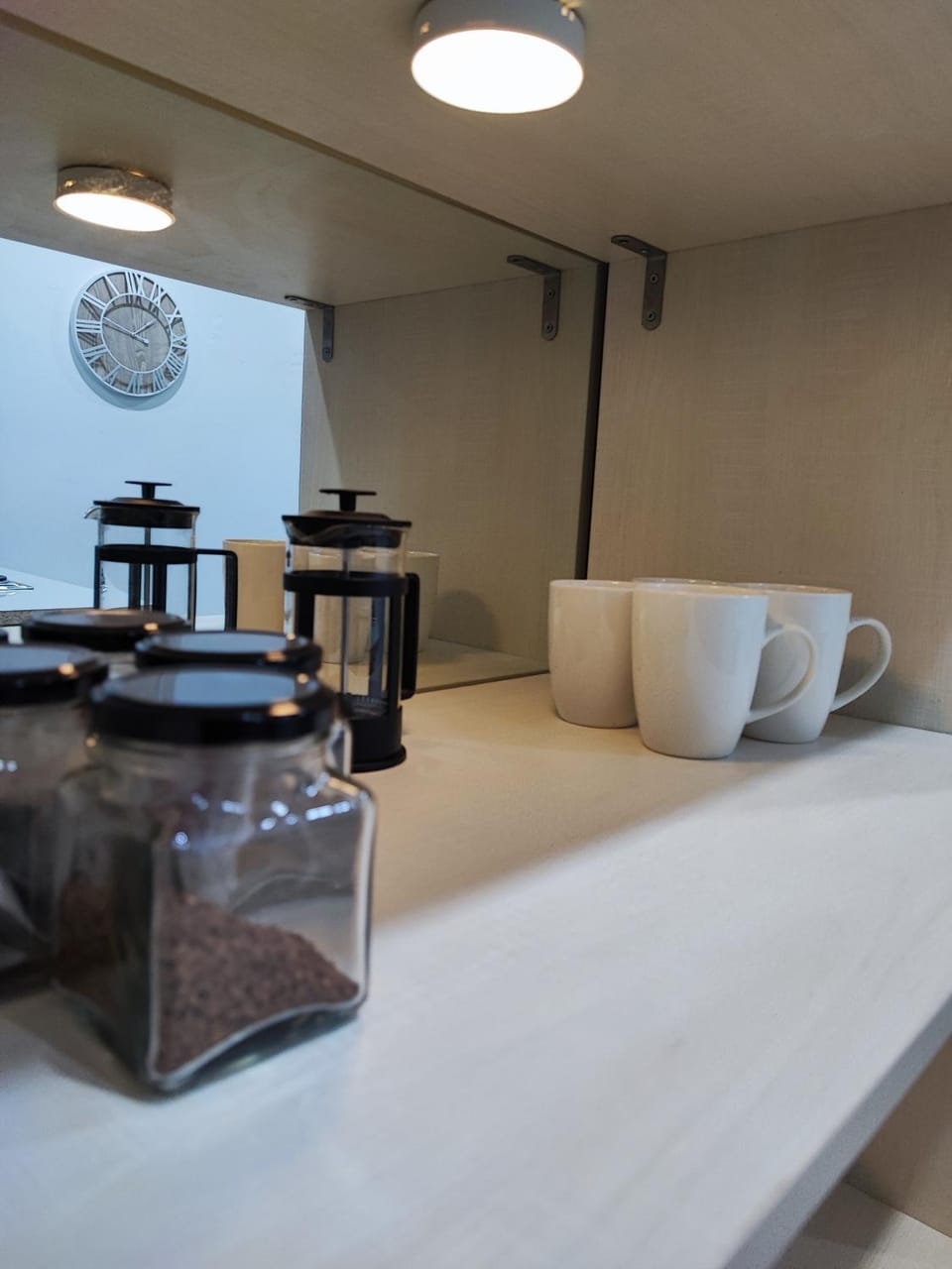 Coffee/tea facilities, Kitchen or kitchenette, Living room, Dining area