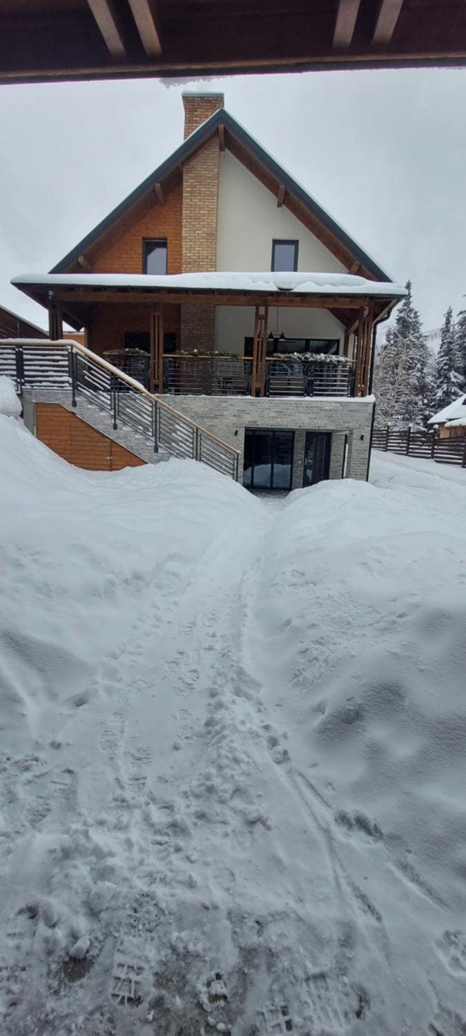 Property building, Winter