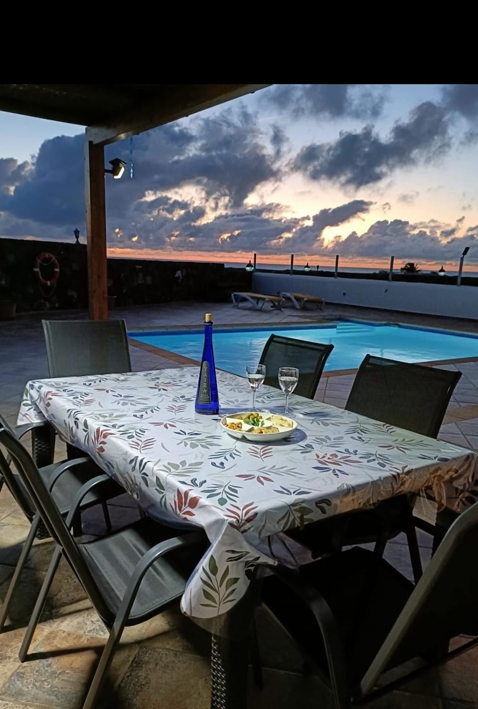 Dining area, Swimming pool
