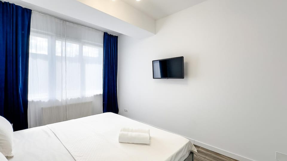 Communal lounge/ TV room, Bed, TV and multimedia, Photo of the whole room, Evening entertainment, Bedroom, towels