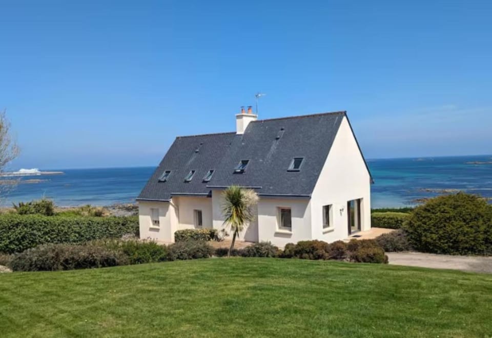 Property building, Day, Natural landscape, Sea view