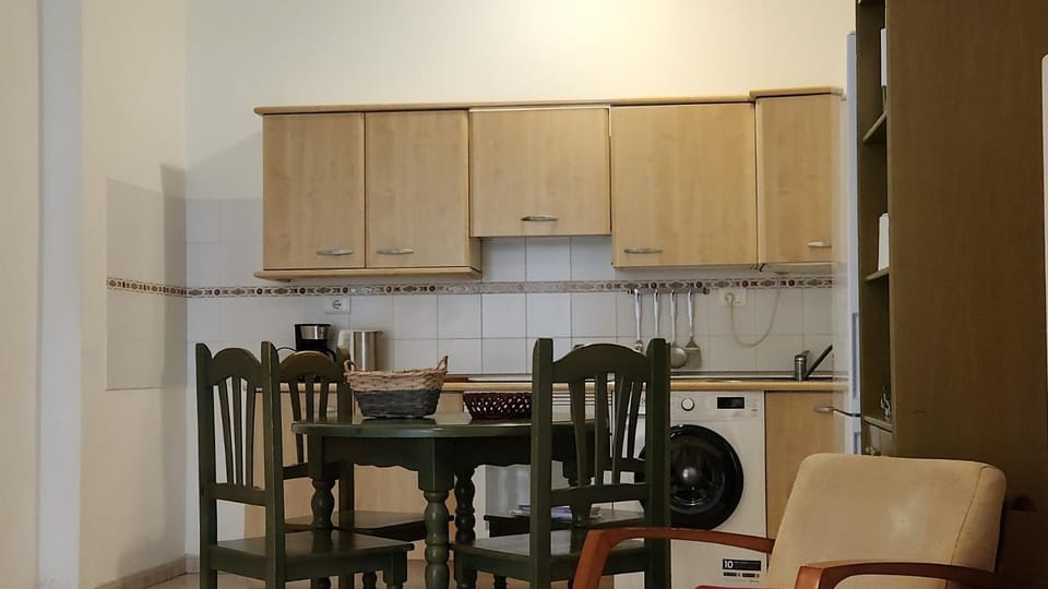 Property building, Kitchen or kitchenette, Living room