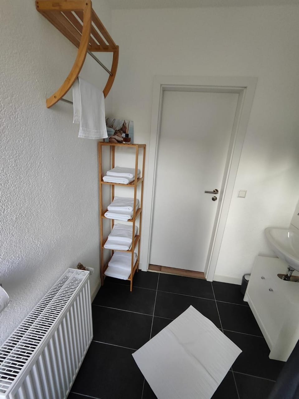 Toilet, Bathroom, towels