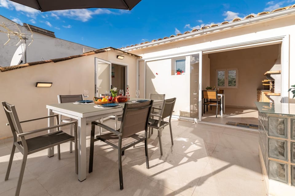 Patio, Day, Balcony/Terrace