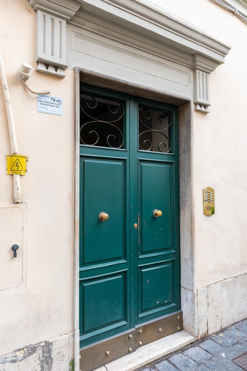 Facade/entrance