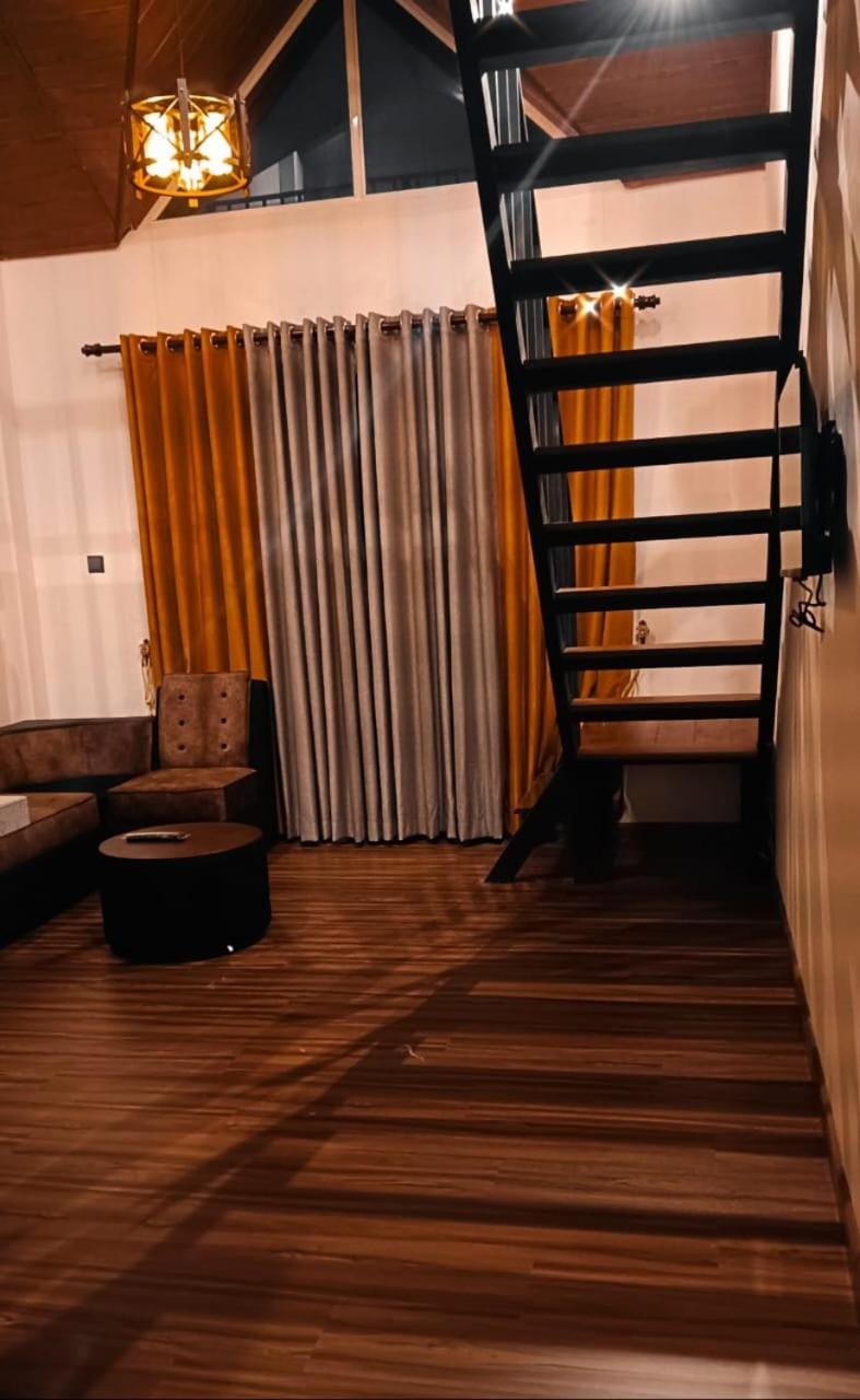The Blues Chalet Bed and Breakfast in Nuwara Eliya