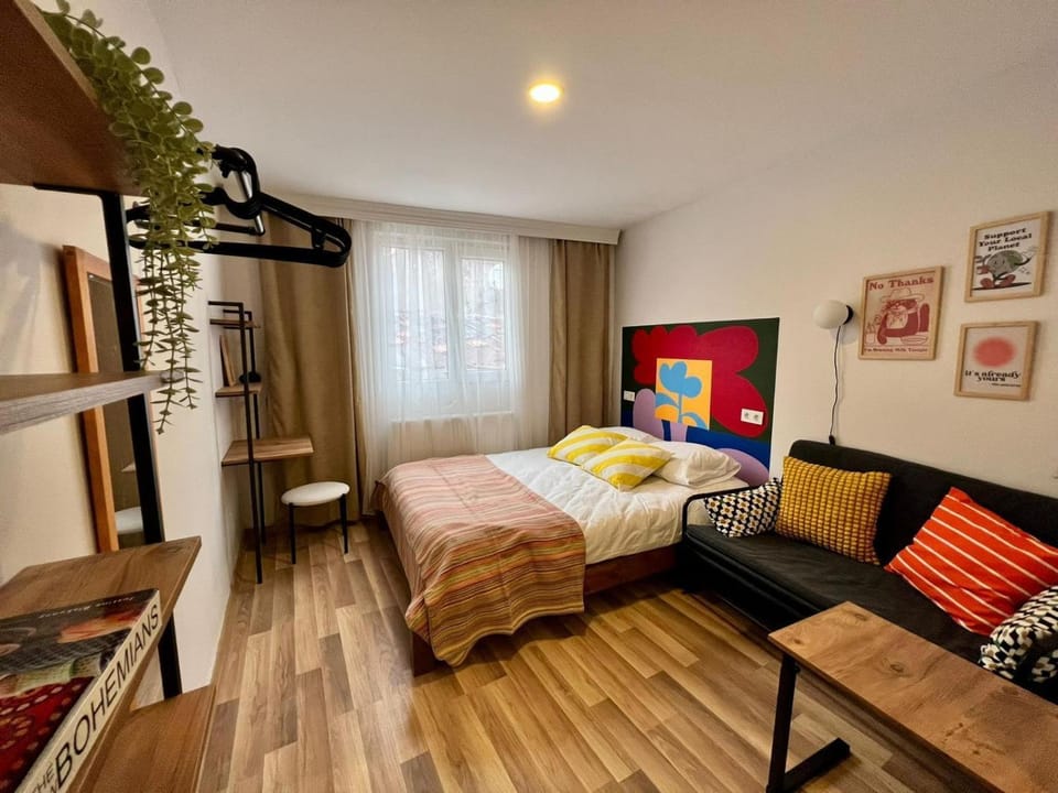 Bed, Photo of the whole room, Bedroom