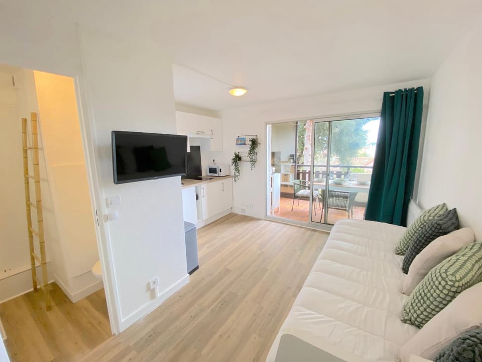 T2 avec piscine proche des Sablettes avec parking Apartment in La Seyne-sur-Mer