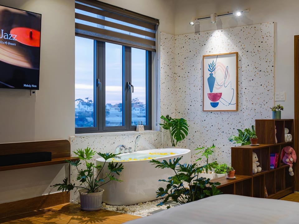 Bed, Photo of the whole room, Bedroom, Bath
