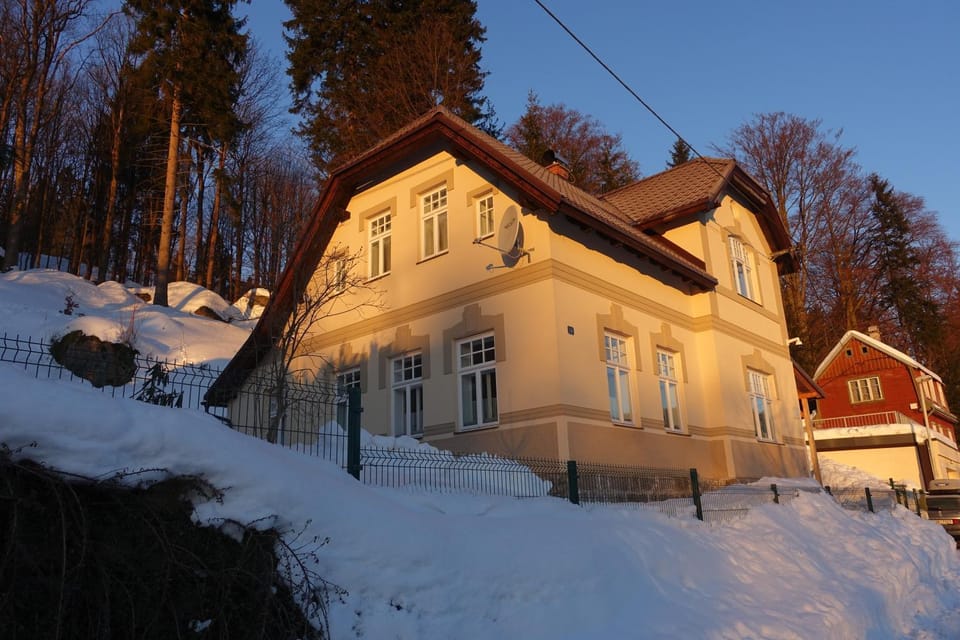 Facade/entrance, Winter